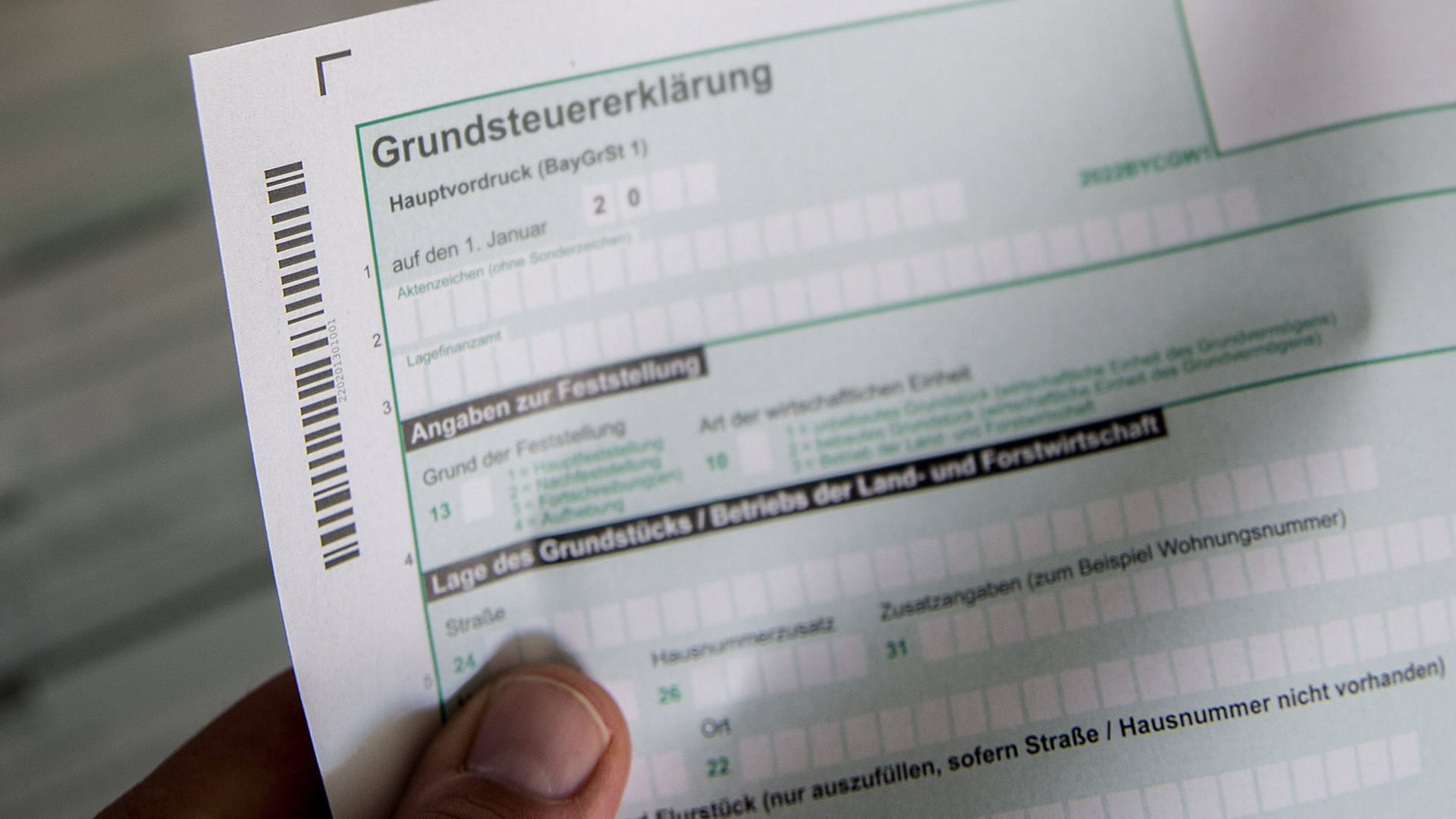 Grundsteuererklärung in Papierform: Bis zum 31. Oktober dieses Jahres müssen Eigentümer beim zuständigen Finanzamt die Grundsteuererklärung abgeben.