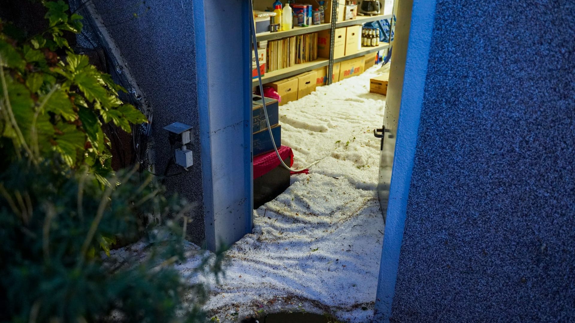 Ein vollgelaufener Keller nach Starkregen in Rüsselsheim.