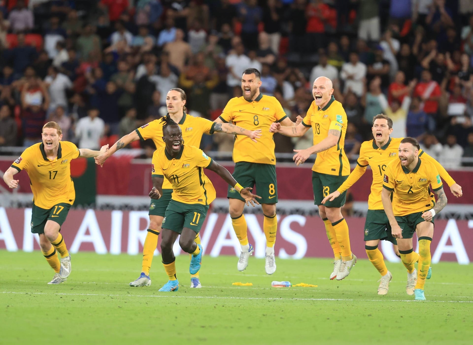 Australien: Maximal dramatisch haben sich die Australier für die Weltmeisterschaft qualifiziert. Erst im Elfmeterschießen setzten sich die "Socceroos" gegen Peru durch. Die Australier sind Stammgast bei Endrunden, verpassten letztmals das Turnier 2002. Bei den letzten beiden Turnieren (2014, 2018) schieden die Australier aber chancenlos in der Vorrunde aus.