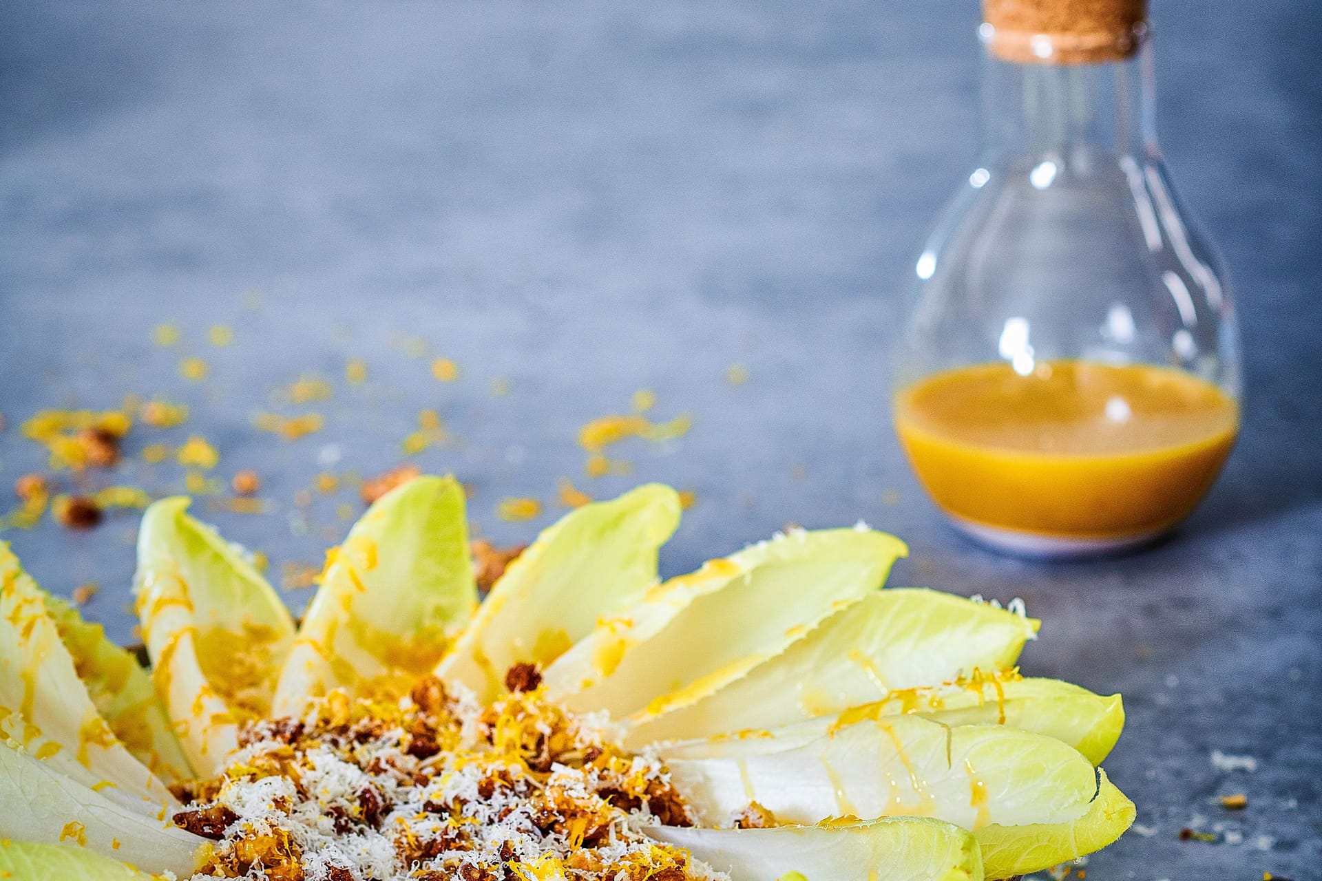 Rezept: Die Chicorée-Schiffchen zum Zugreifen lockern jede Tea Time auf.