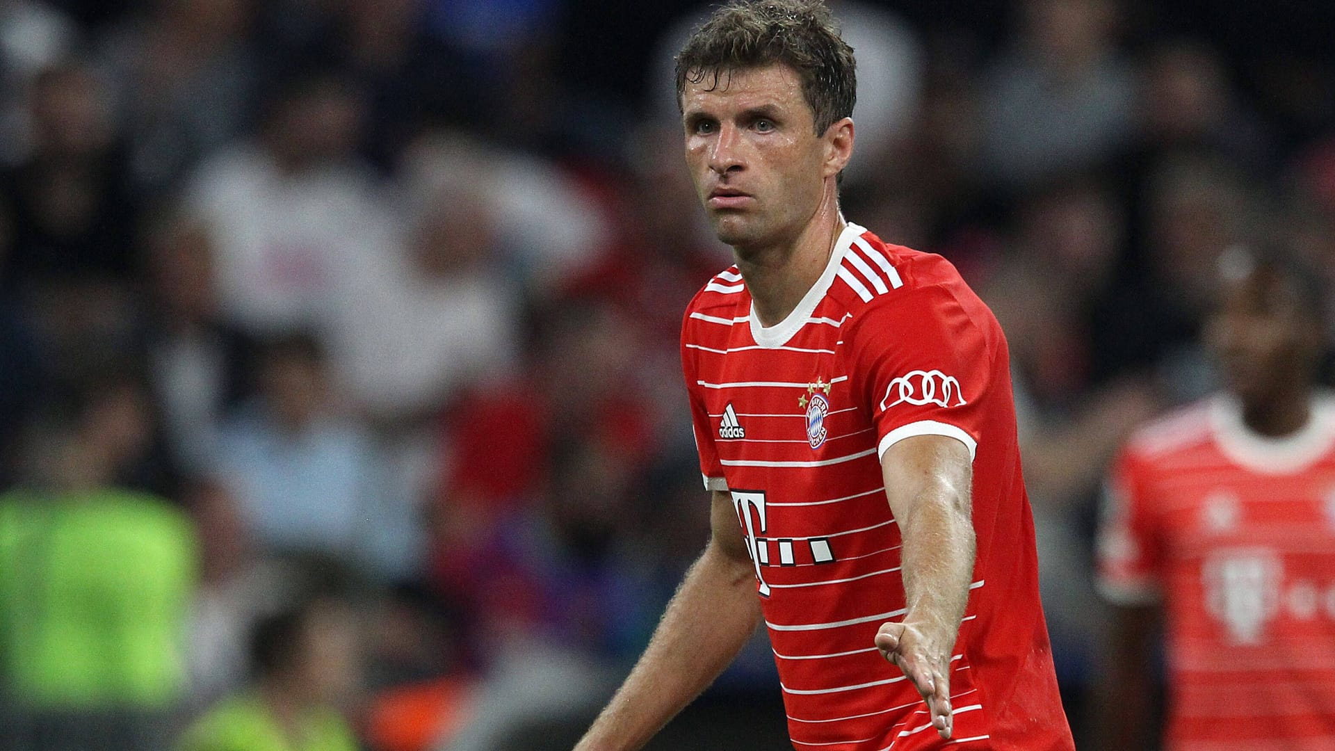 Thomas Müller: Der Bayern-Stürmer bekam nach dem Barcelona-Spiel schlechte Nachrichten.