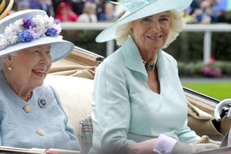 Queen Elizabeth II. und Königsgemahlin Camilla: Die 75-Jährige gedenkt der verstorbenen Monarchin.