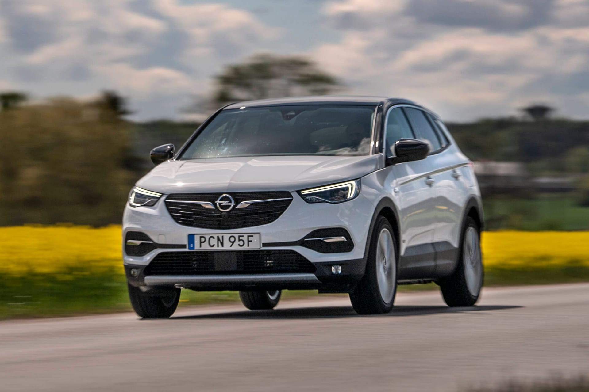 Gutes Platzangebot: Der Opel Grandland ist ein komfortables Reiseauto für maximal fünf Personen.