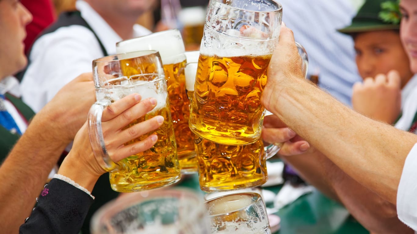 Bierkonsum: Eine Biersorte trinken die Deutschen ganz besonders gern.