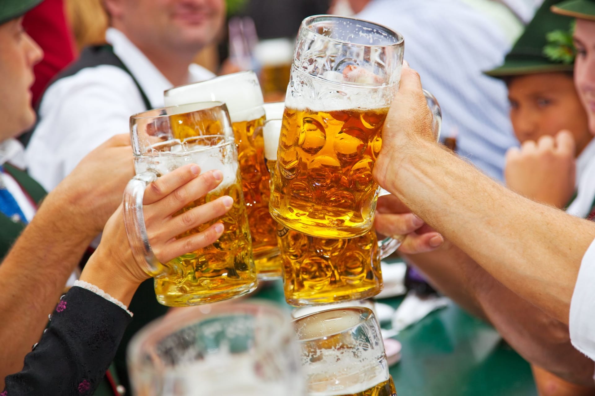 Bierkonsum: Eine Biersorte trinken die Deutschen ganz besonders gern.