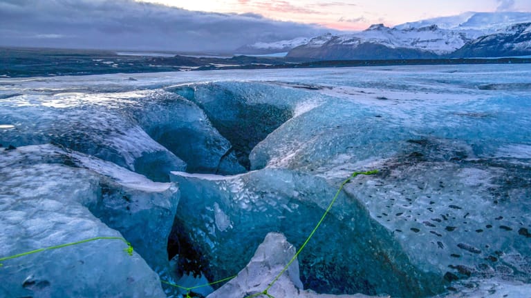 Ausbruchgefahr: Unter der Eisdecke von Europas größtem Gletscher brodeln weiterhin Vulkane.