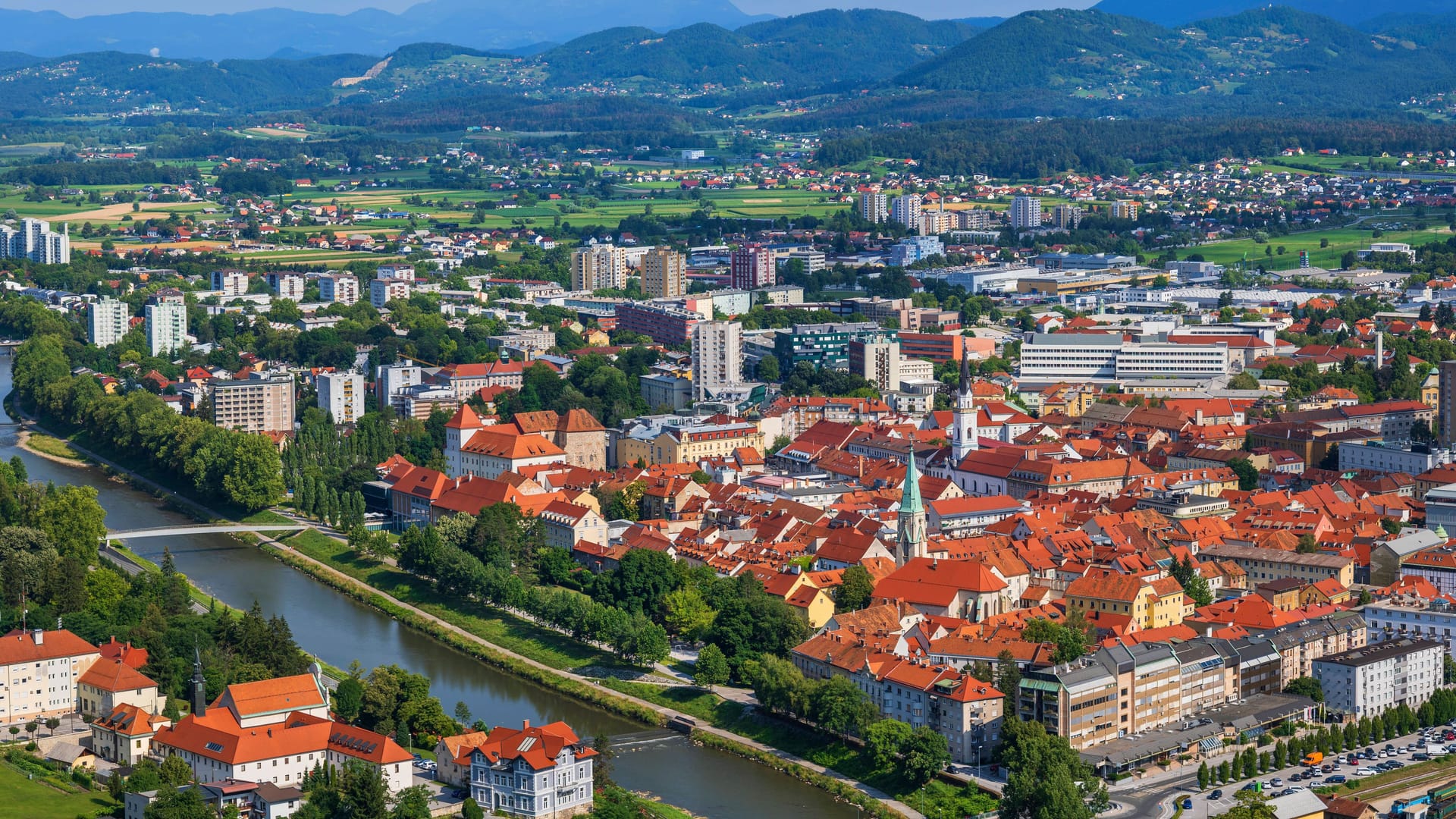 Celje in Slowenien (Symbolbild): Hier wurden die Männer in ein Krankenhaus eingeliefert, wo einer von ihnen starb.