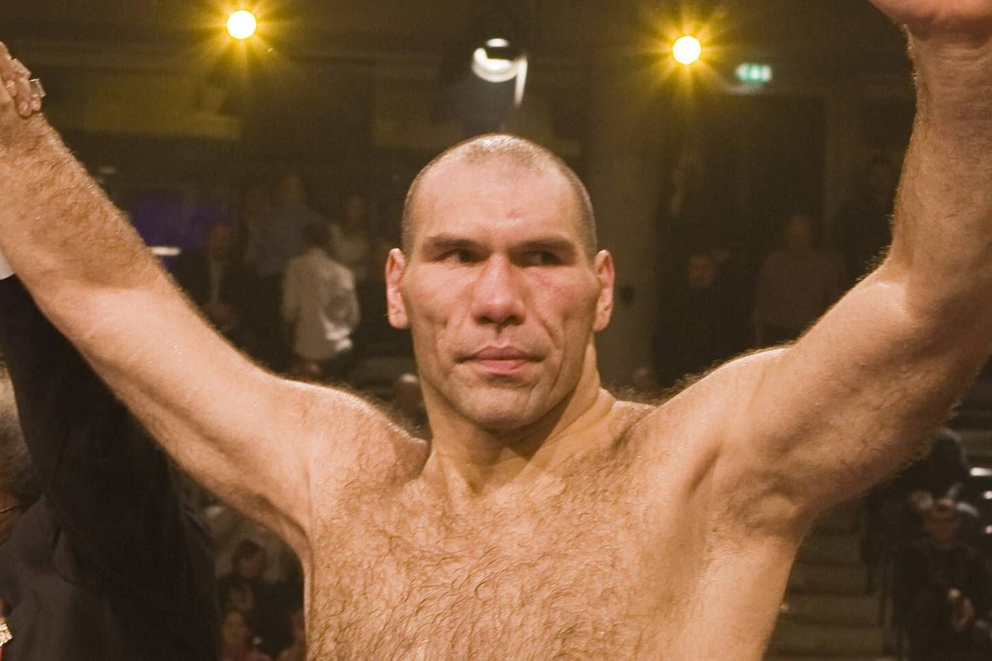 Nikolaj Walujew bei einem seiner Siege in Nürnberg: Jetzt soll der Ex-Boxer für Russland in den Ukraine-Krieg ziehen.