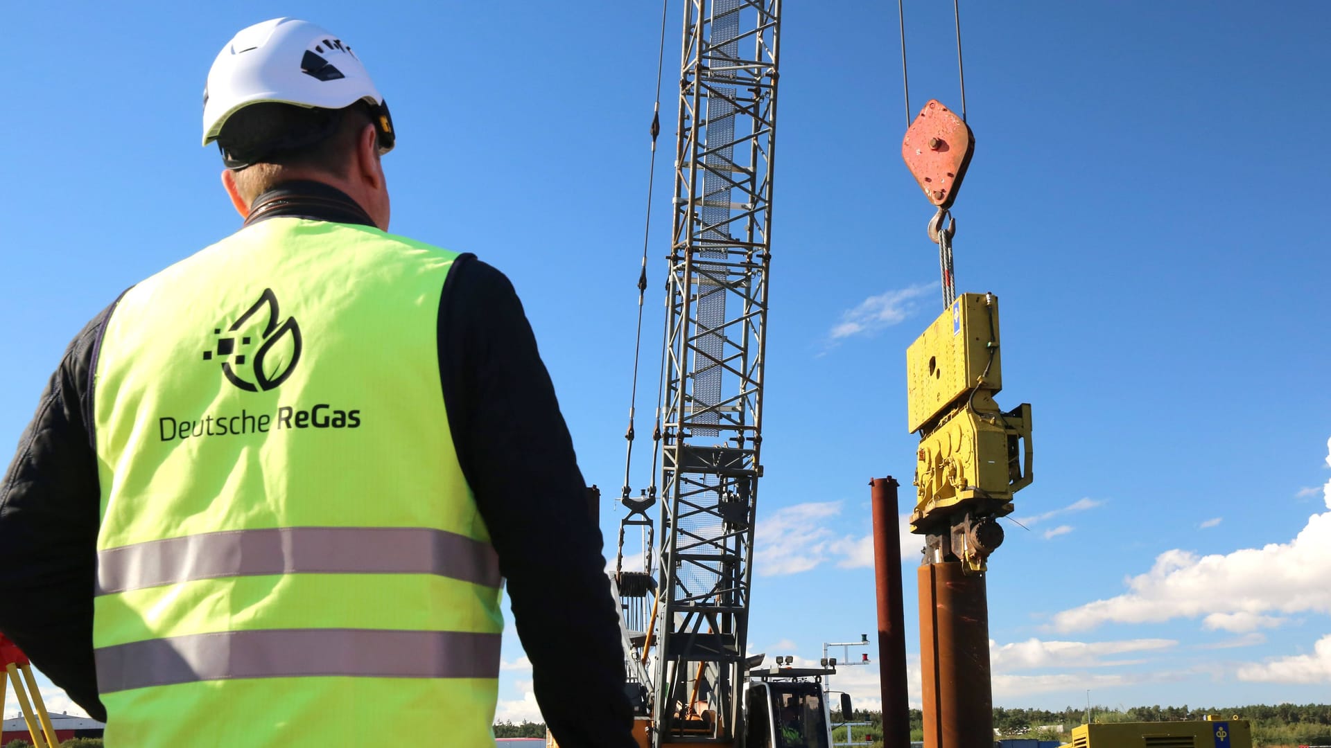 Industriehafen Lubmin Vorpommern: Das fünfte LNG-Terminal wird in Deutschland gebaut. Industriehafen Lubmin Vorpommern: Das fünfte LNG-Terminal wird in Deutschland gebaut.