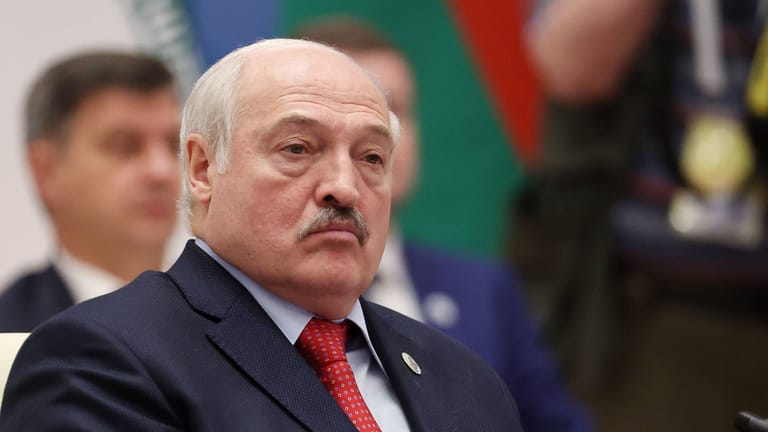 Alexander Lukaschenko will im Land härter gegen seine Kritiker vorgehen – auch mit Kriegsrecht.