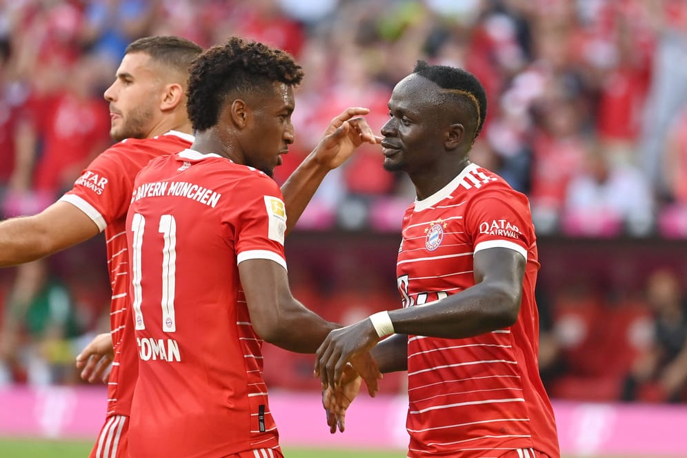 Kingsley Coman (l.) und Sadio Mané: Den FC Bayern erwartet in der zweiten Pokalrunde ein kleines Derby.