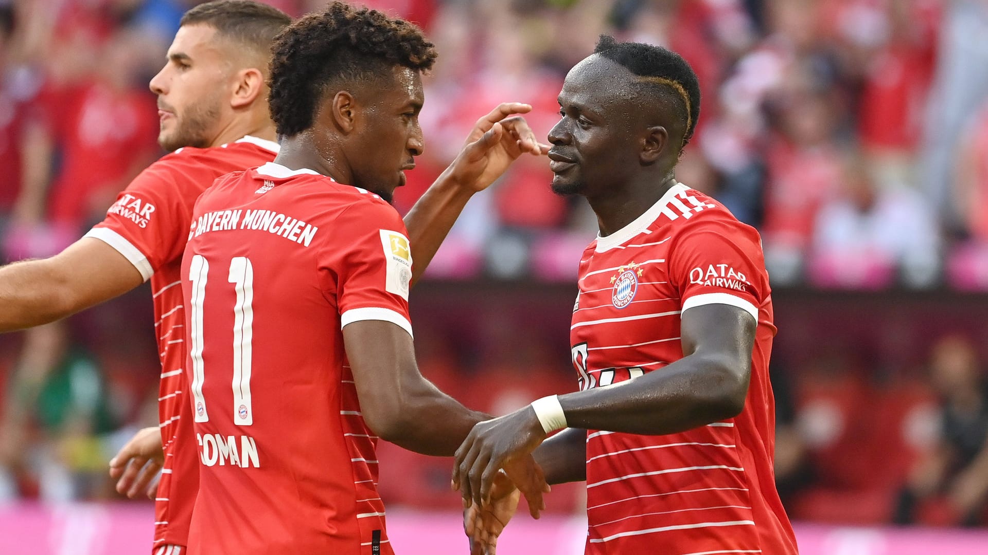 Kingsley Coman (l.) und Sadio Mané: Den FC Bayern erwartet in der zweiten Pokalrunde ein kleines Derby.