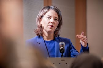 Annalena Baerbock (Grüne): Die Außenministerin fordert weitere Reaktionen auf die Proteste im Iran.