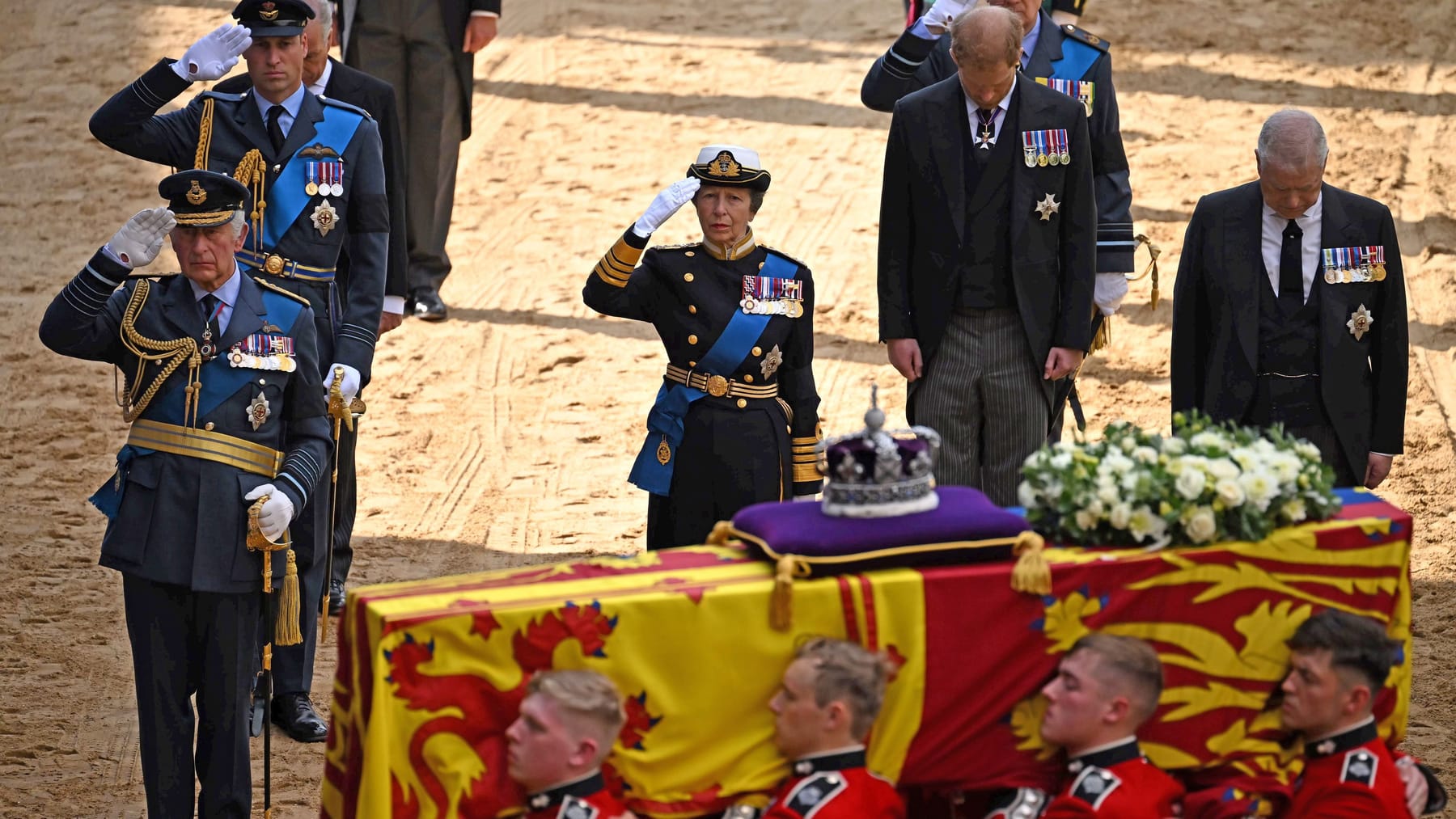 Keluarga kerajaan menyensor pemakaman Ratu: ‘Kami marah’