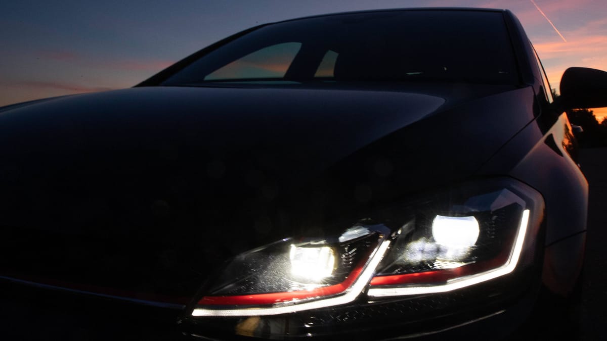Autolichter-pr-fen-So-gelingt-der-Licht-Check-mit-Wand-Trick