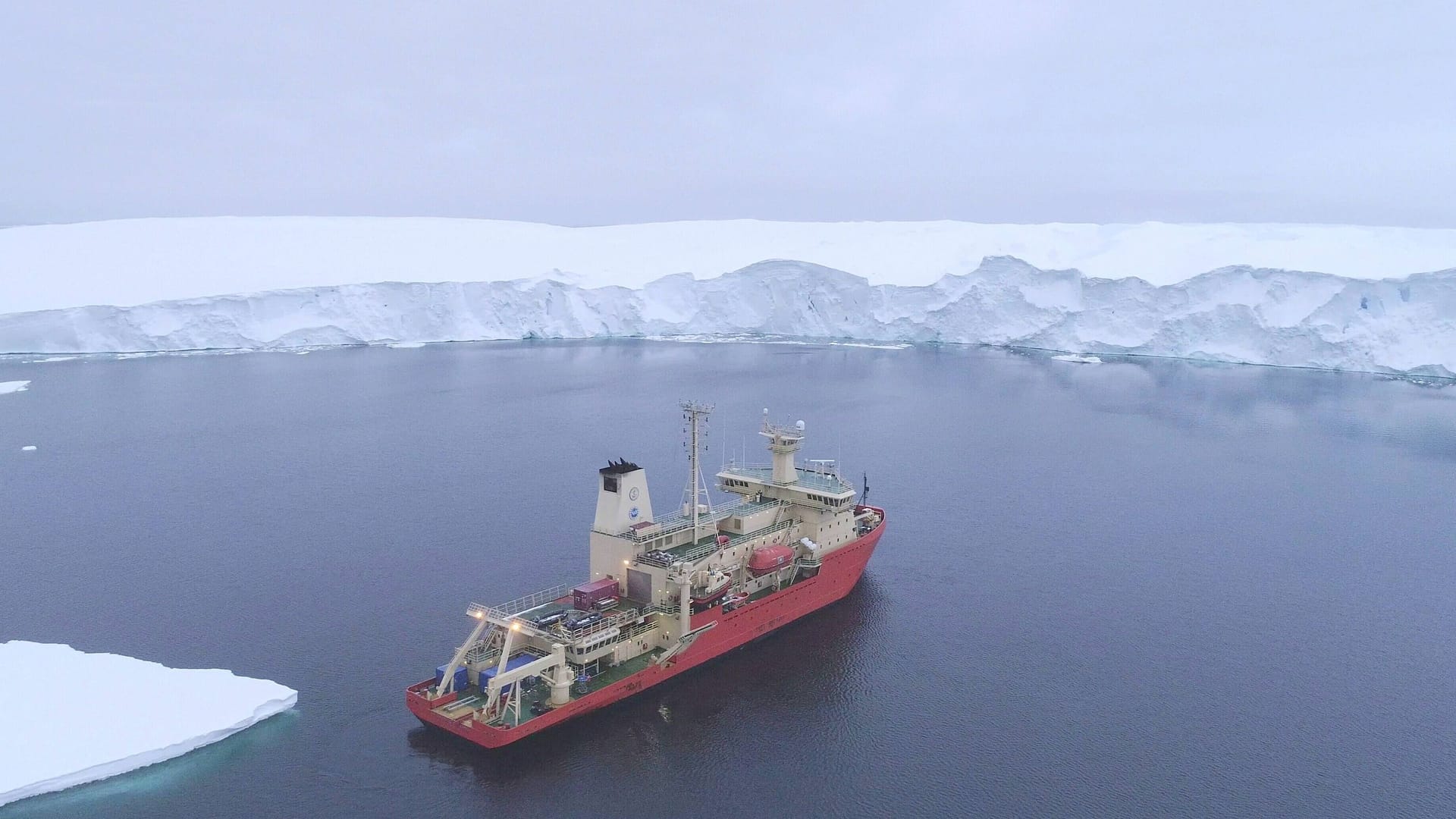 Schiff in der Antarktis: Dort befindet sich das größte Loch in der Ozonschicht.