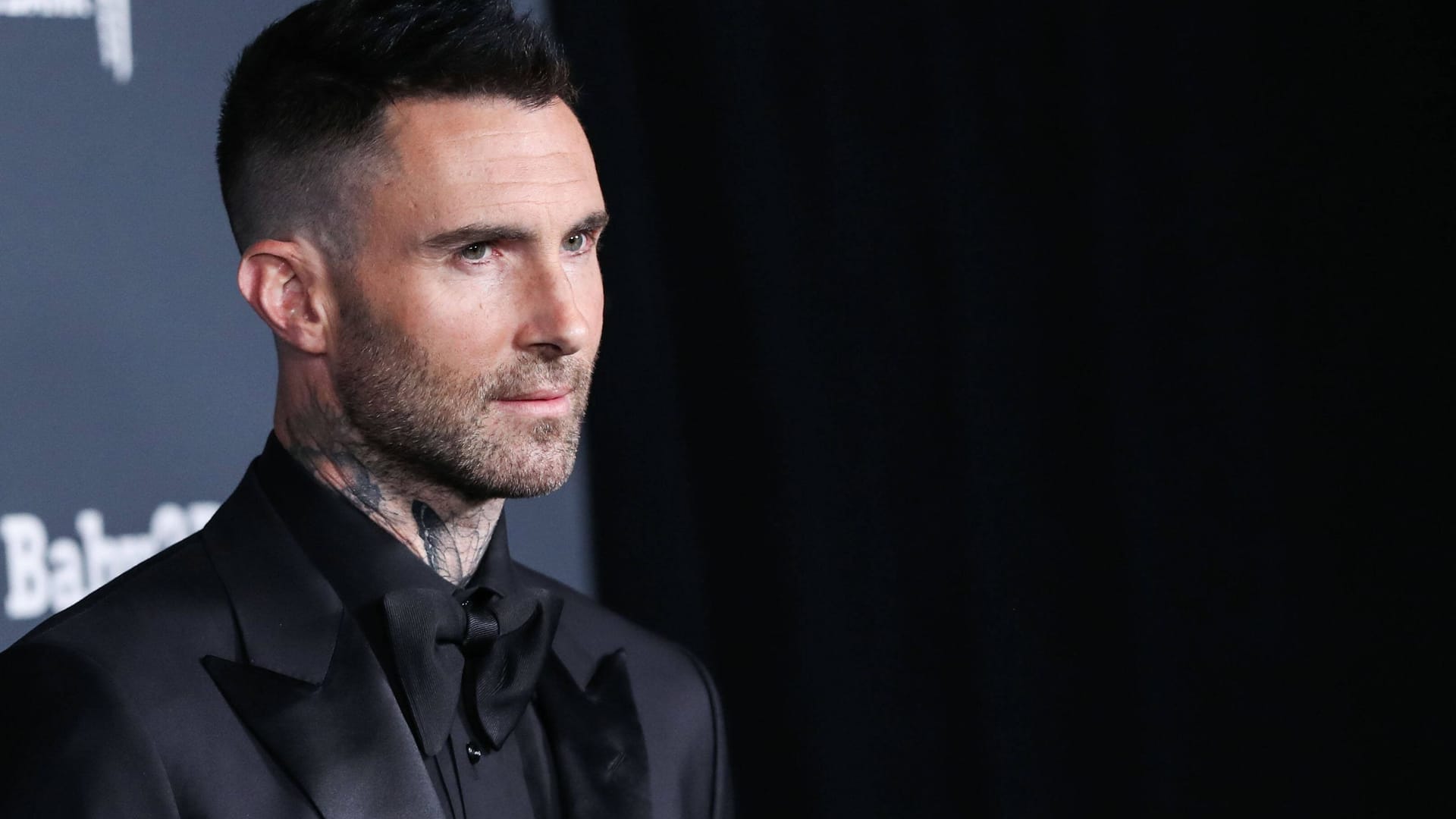 Adam Levine: Der Musiker spricht über sein Fehlverhalten.