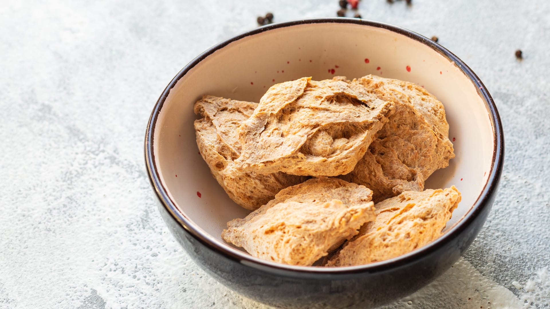 Seitan: Die proteinreiche Fleischalternative wird aus Weizen hergestellt.