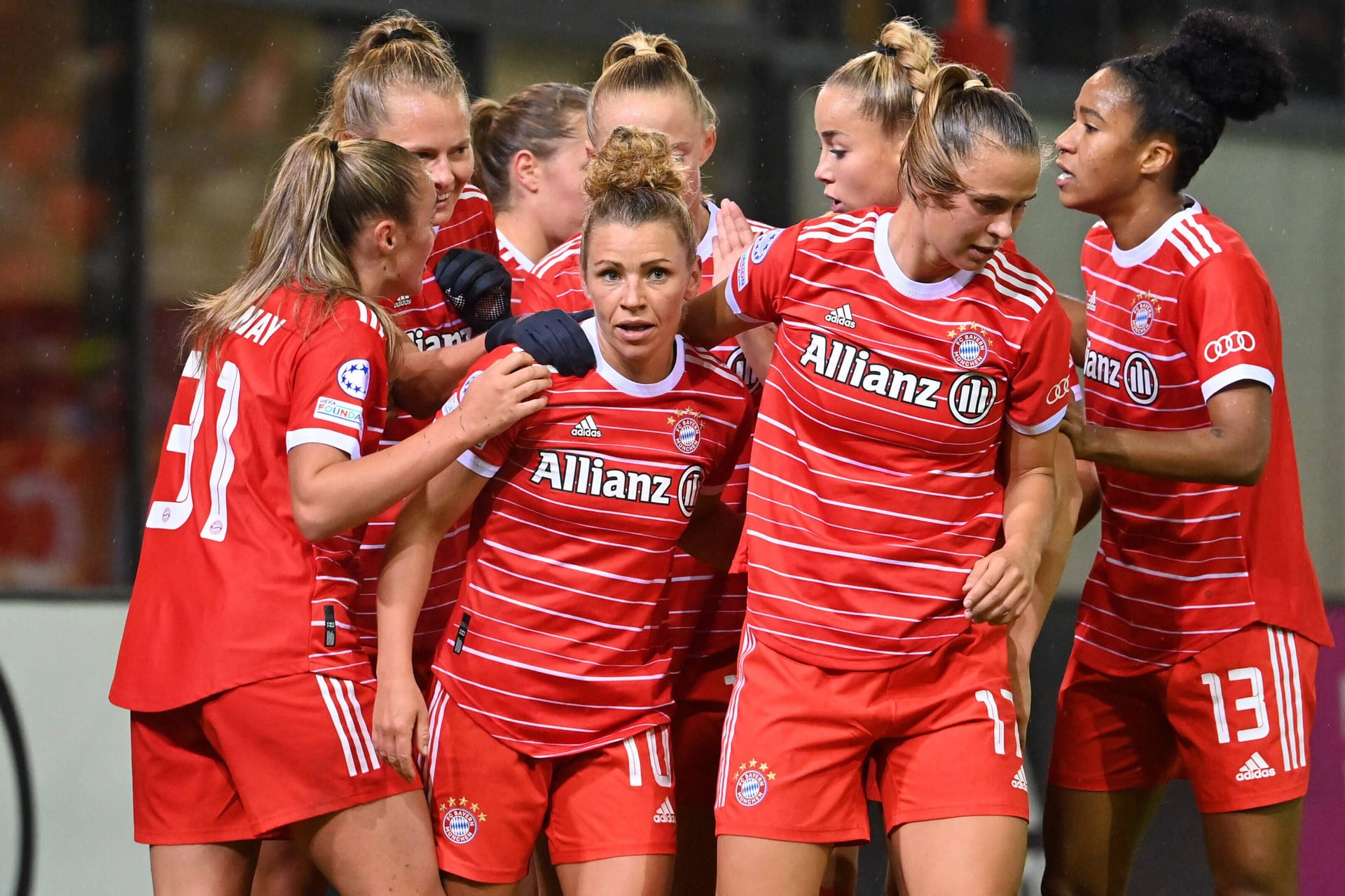 Jubel beim FC Bayern: die Frauen stehen in der Gruppenphase der Champions League.