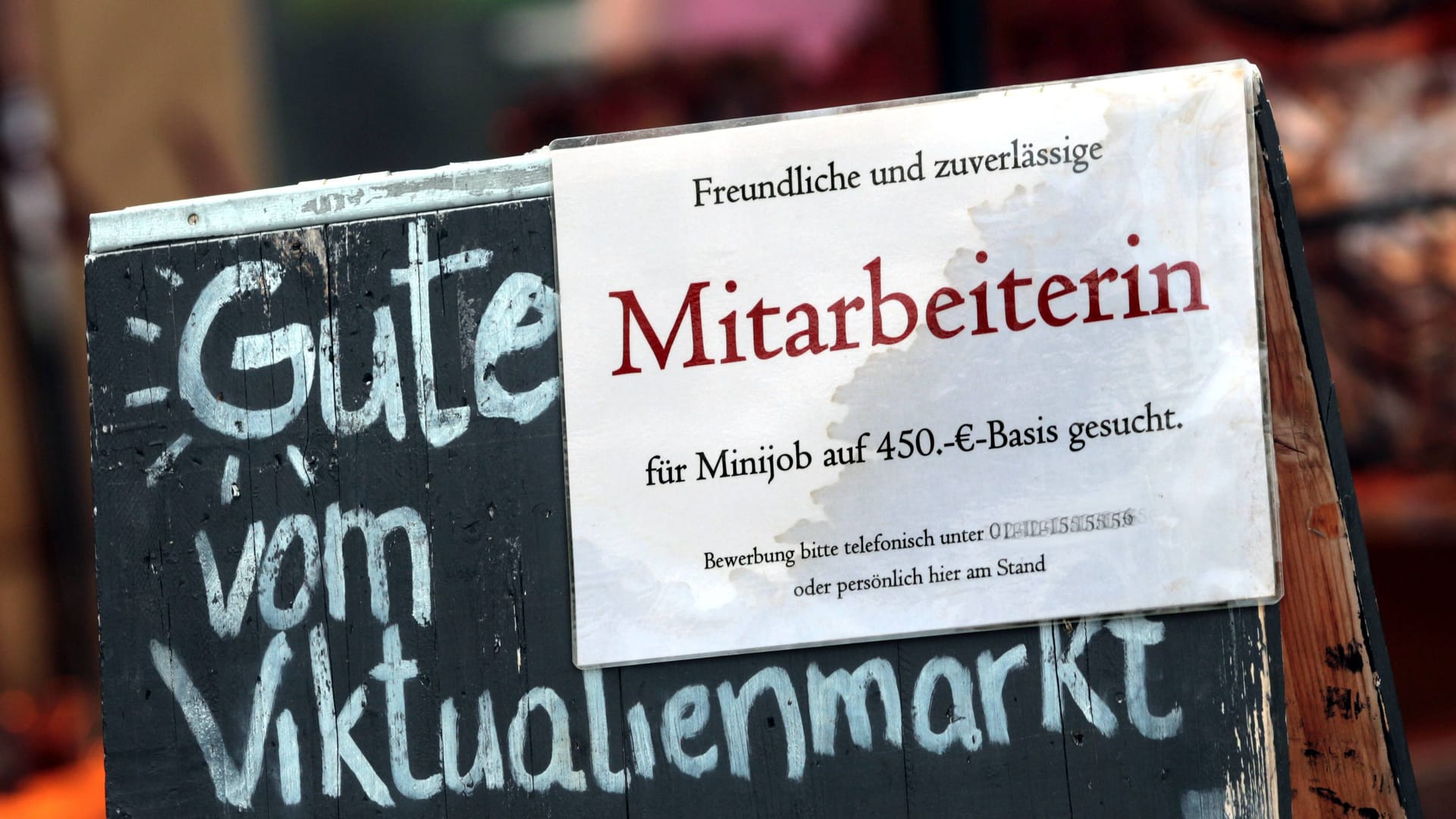 Mitarbeiterinsuche: Statt 450 Euro können Minijobberinnen und -jobber 520 Euro verdienen.