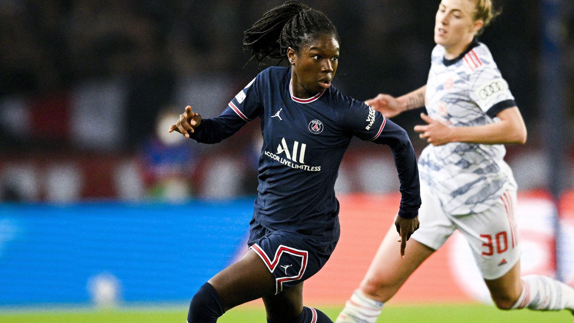 Aminata Diallo im PSG-Trikot: Die Mittelfeldspielerin ist mittlerweile vereinslos. Aminata Diallo im PSG-Trikot: Die Mittelfeldspielerin ist mittlerweile vereinslos.