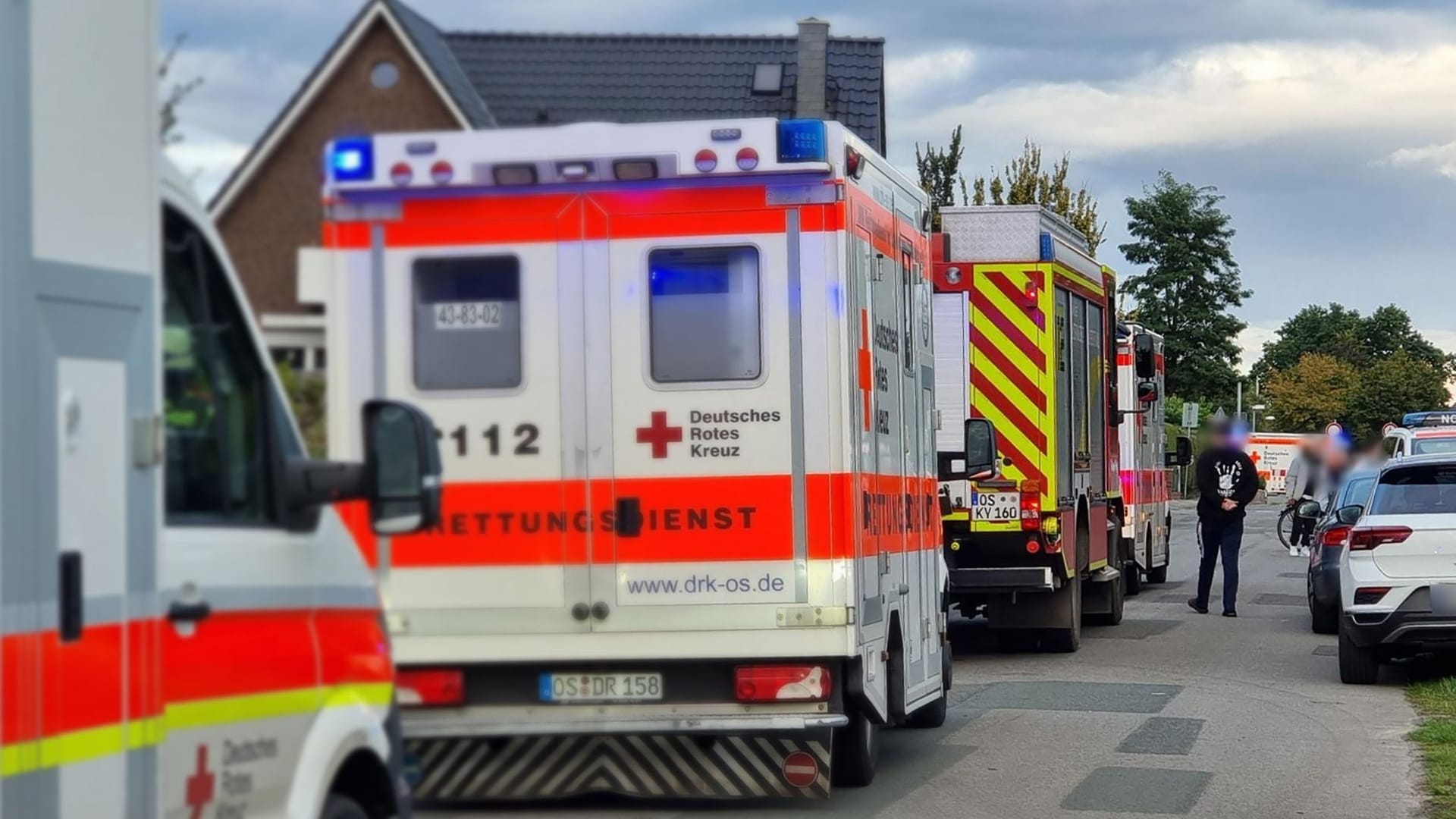 Balkon zerbricht - Fünf Menschen stürzen in die Tiefe