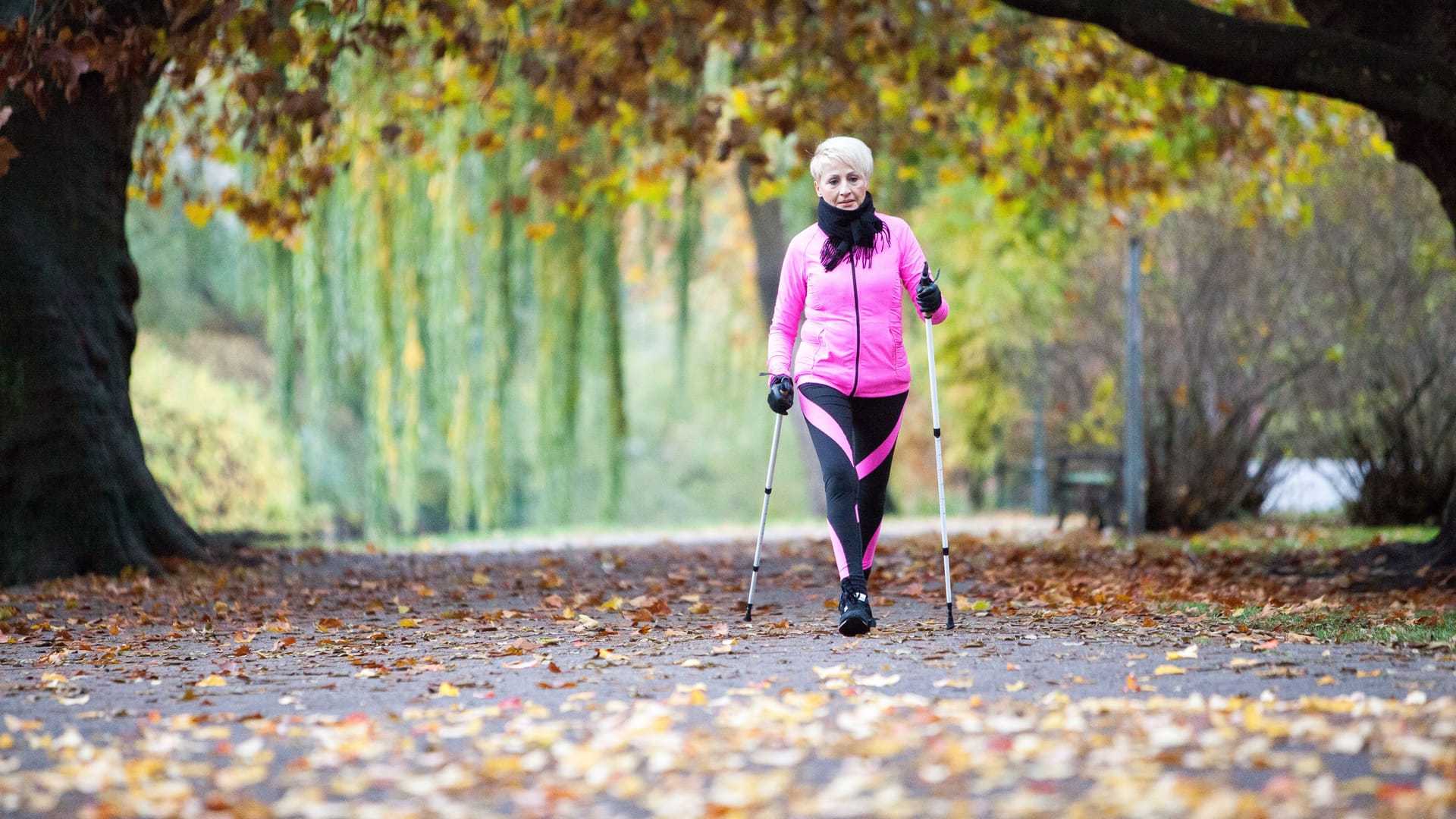 Alzheimer-Risiko senken: Bewegung kann geistig fit halten.