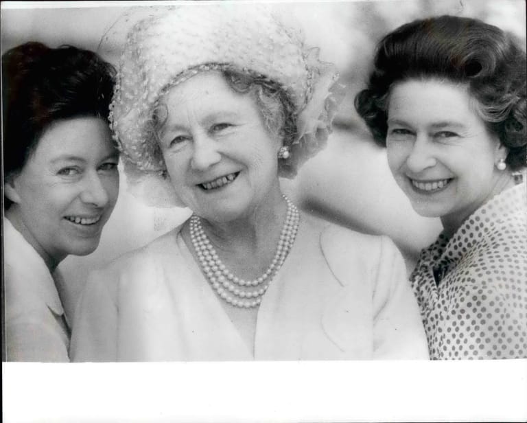 Die Queen 1980 mit ihrer Mutter Elizabeth und ihrer jüngeren Schwester Prinzessin Margaret: Zu beiden hatte sie eine enge Beziehung.