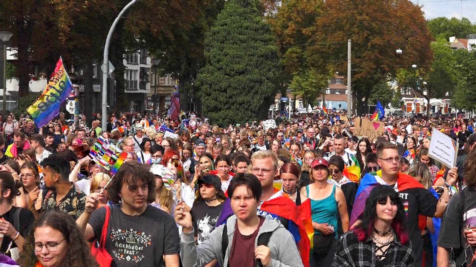 CSD in Dortmund: Die Veranstaltung verlief laut Polizei bis auf kleinere Vorfälle ruhig und störungsfrei.