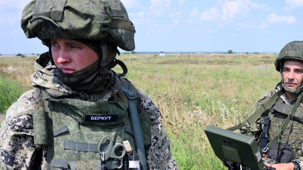 Russische Soldaten um Donezk: Sie sollen in Lyman eingekesselt sein.