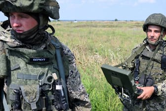 Russische Soldaten um Donezk: Sie sollen in Lyman eingekesselt sein.