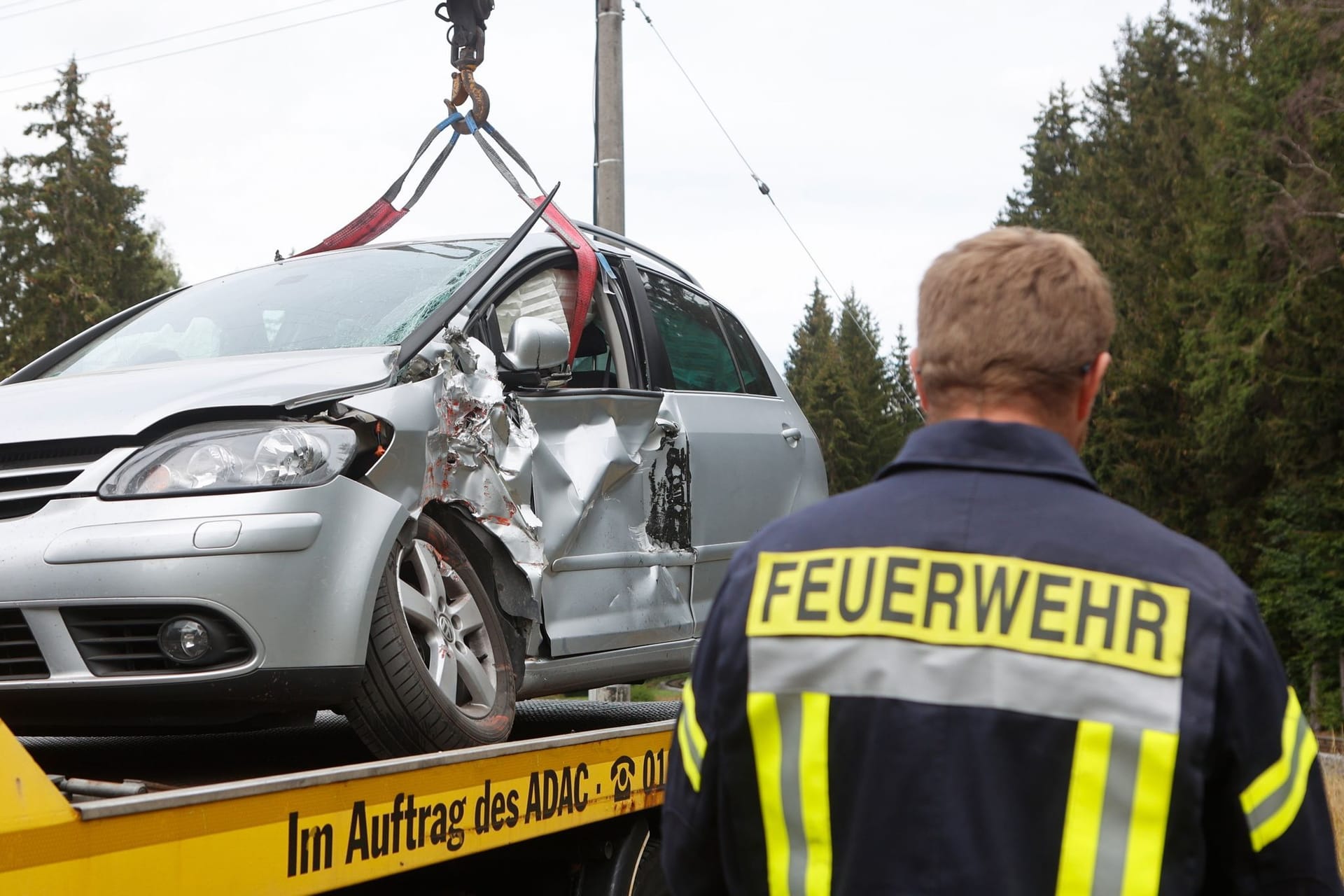 Kaskoversicherung: Mehrere Faktoren entscheiden darüber, ob Versicherer nach einem Unfall den Neupreis oder nur den Wiederbeschaffungswert ersetzen.