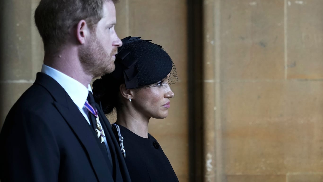 Prinz Harry und Herzogin Meghan: Hand in Hand verließ das Paar die Westminster Hall.