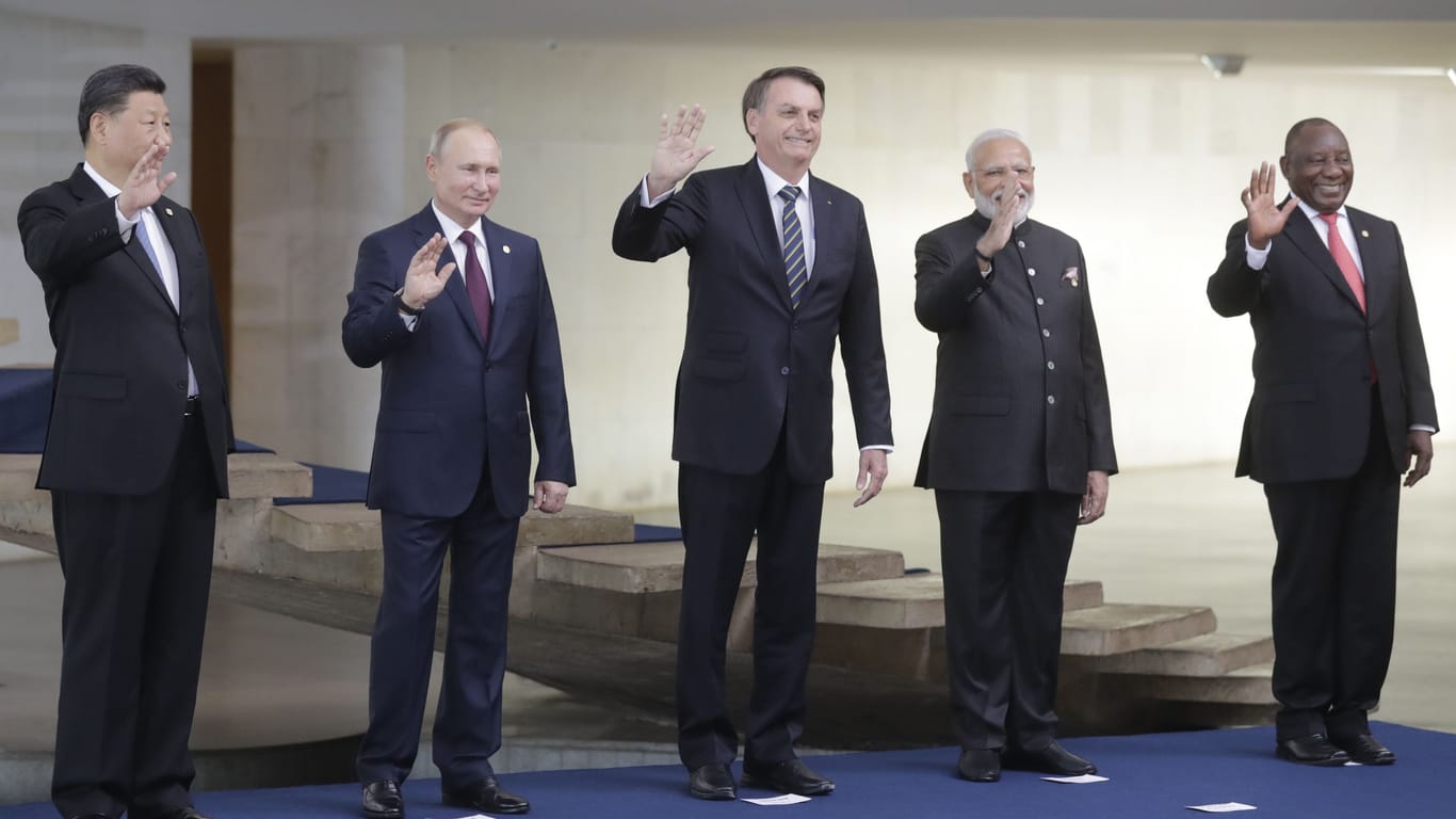 Wladimir Putin mit den Präsidenten Xi Jinping (China), Jair Bolsonaro (Brasilien), Cyril Ramaphosa (Südafrika) und Indiens Regierungschef Narendra Modi: Zu diesen Ländern pflegt Moskau gute Beziehungen.