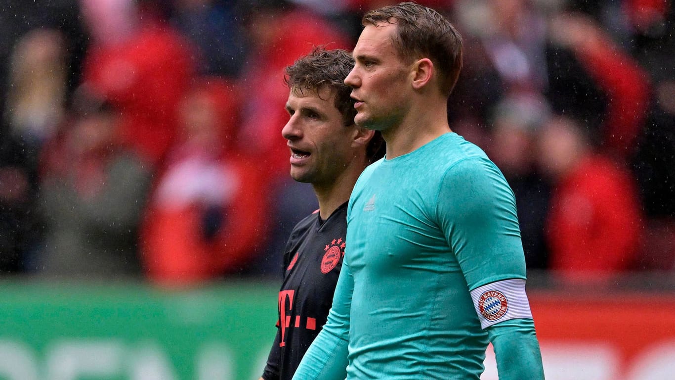 Thomas Müller (l.) und Manuel Neuer waren ebenfalls ratlos nach dem Spiel.