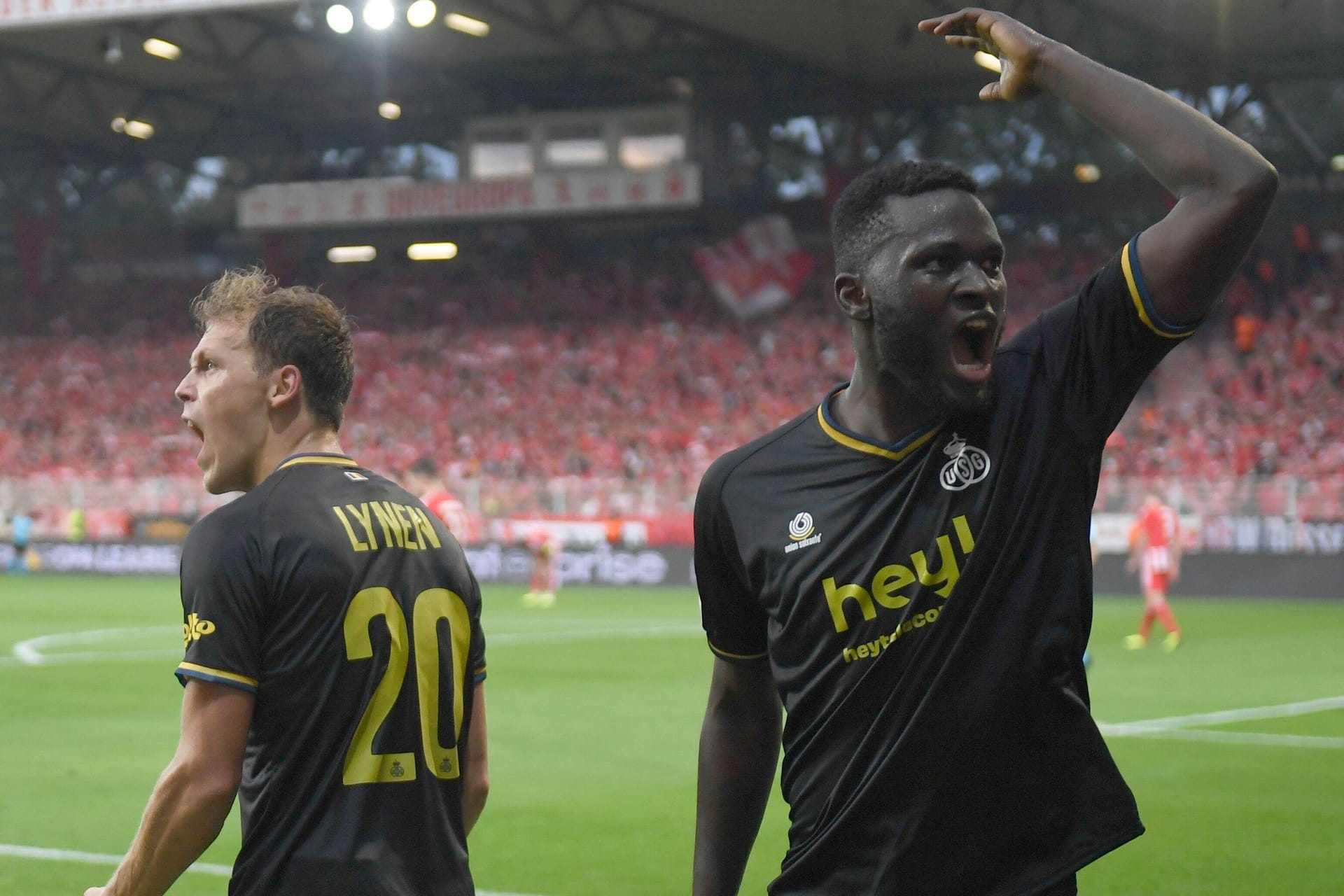 Die Spieler von Union Saint-Gilloise jubeln in der Alten Försterei.