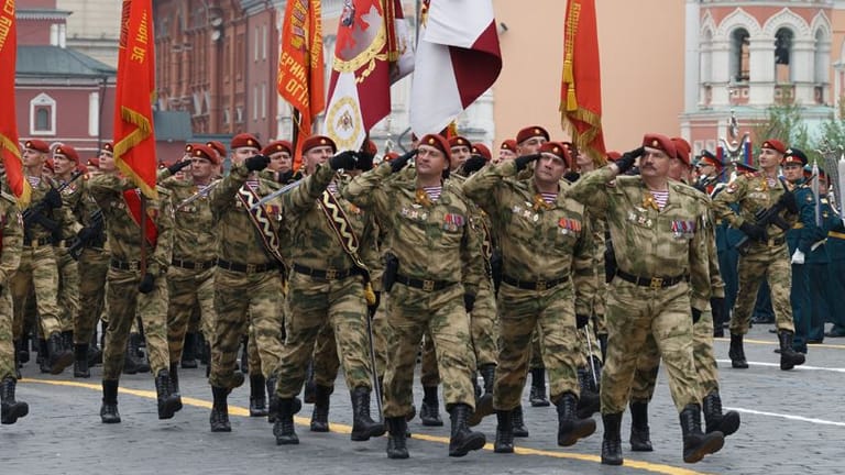 Russische Nationalgardisten auf einer Militärparade 2019: Müssen sie verstärkt werden?