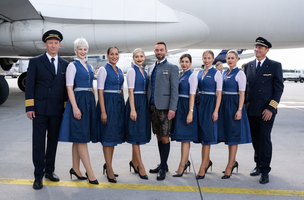 Start der Lufthansa-Trachtencrew