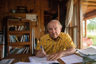 Patagonia-Gründer Yvon Chouinard in seinem Haus in Jackson, Wyoming (USA): Statt mit seinem Unternehmen an die Börse zu gehen, hat er es gespendet. Er hofft, damit eine neue Art des Kapitalismus anzustoßen.