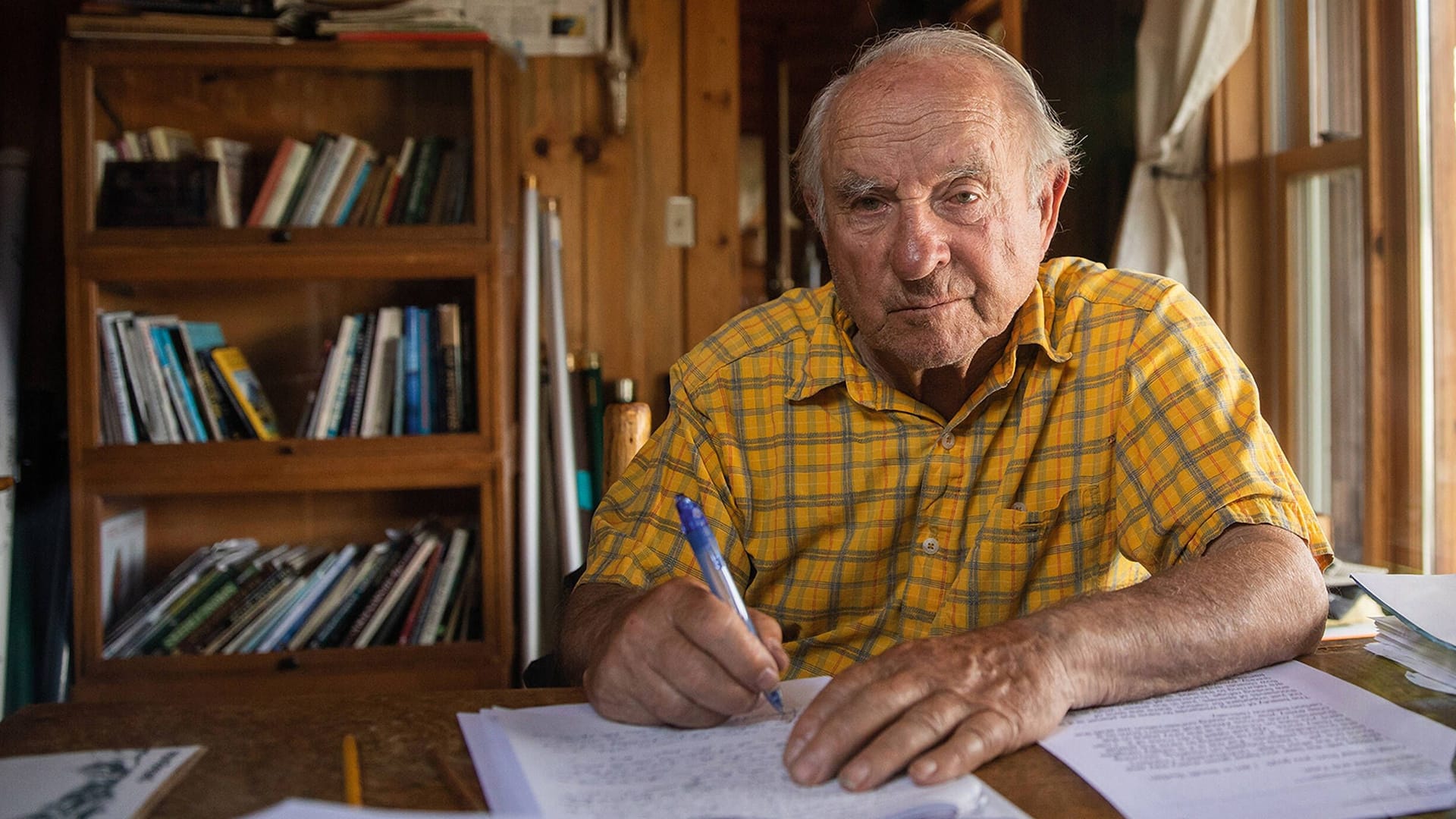 Patagonia-Gründer Yvon Chouinard in seinem Haus in Jackson, Wyoming (USA): Statt mit seinem Unternehmen an die Börse zu gehen, hat er es gespendet. Er hofft, damit eine neue Art des Kapitalismus anzustoßen.