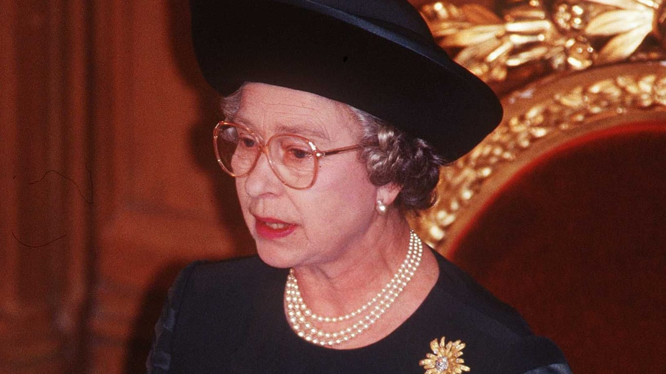 Elizabeth II. im November 1992: Ihre Ansprache zum 40. Thronjubiläum war geprägt von den negativen Schlagzeilen, die das Königshaus in diesem Jahr beschäftigten.
