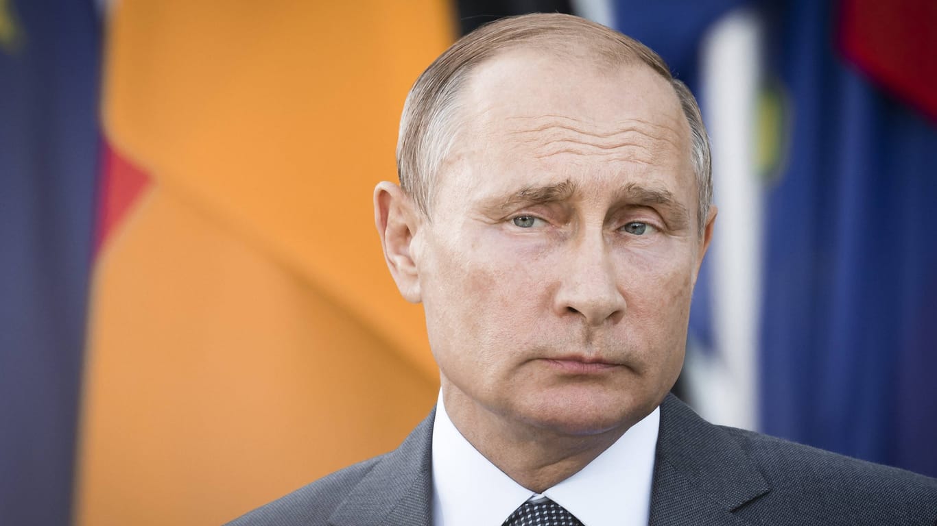 Wladimir Putin (Archivbild): Russlands Machtclique will sich an der Spitze halten, meint Wladimir Kaminer.