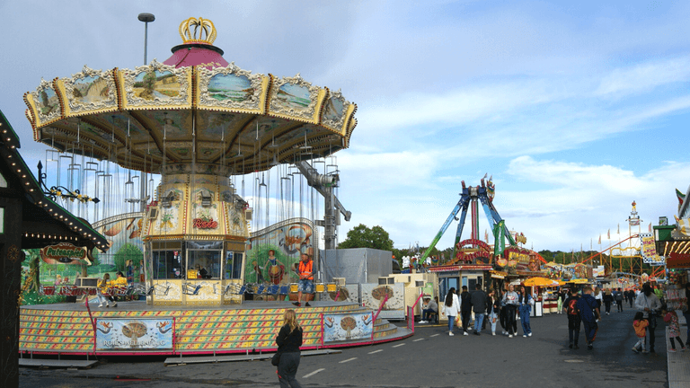 Frankfurter Herbst-Dippemess: Das traditionelle Volksfest bietet über 170 Stände.