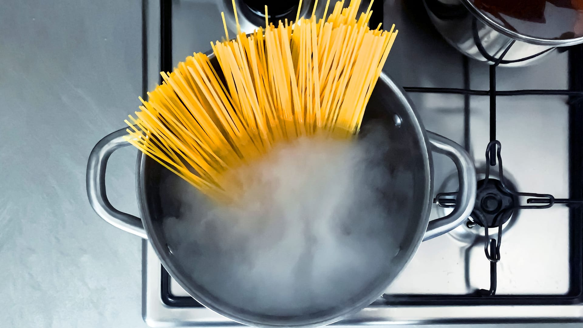 Pasta: Nicht nur ein Deckel ist beim Nudeln kochen wichtig.