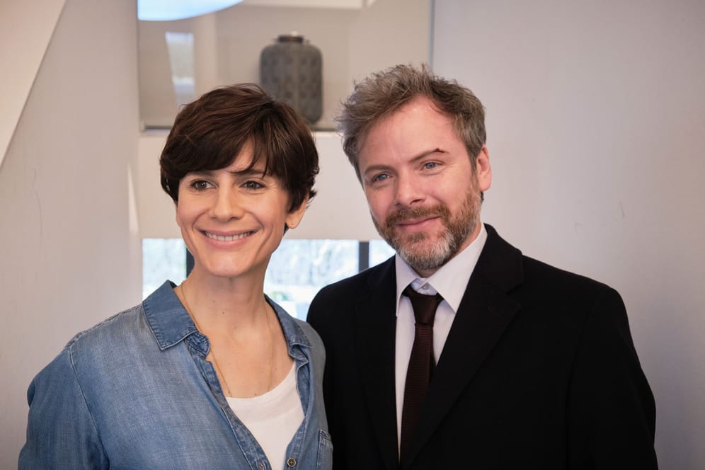 Christina Hecke und Nicholas Reinke spielen das Ehepaar Johanna und Ben Dellien.