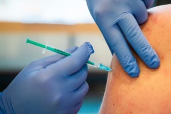 Polio-Impfung: Die Schluckimpfung wurde in den meisten Regionen durch eine Impfung mit dem Totimpfstoff ersetzt.