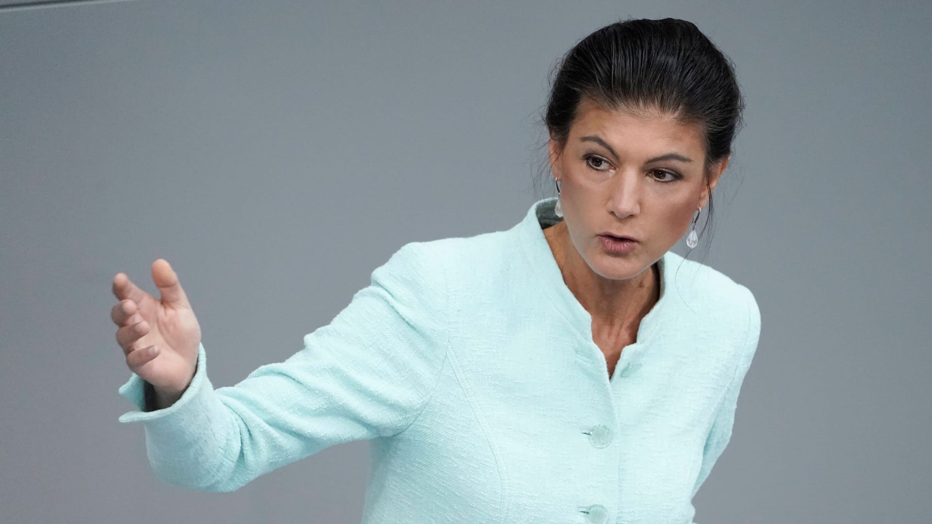 Sahra Wagenknecht: "Putin lacht sich doch tot über uns"