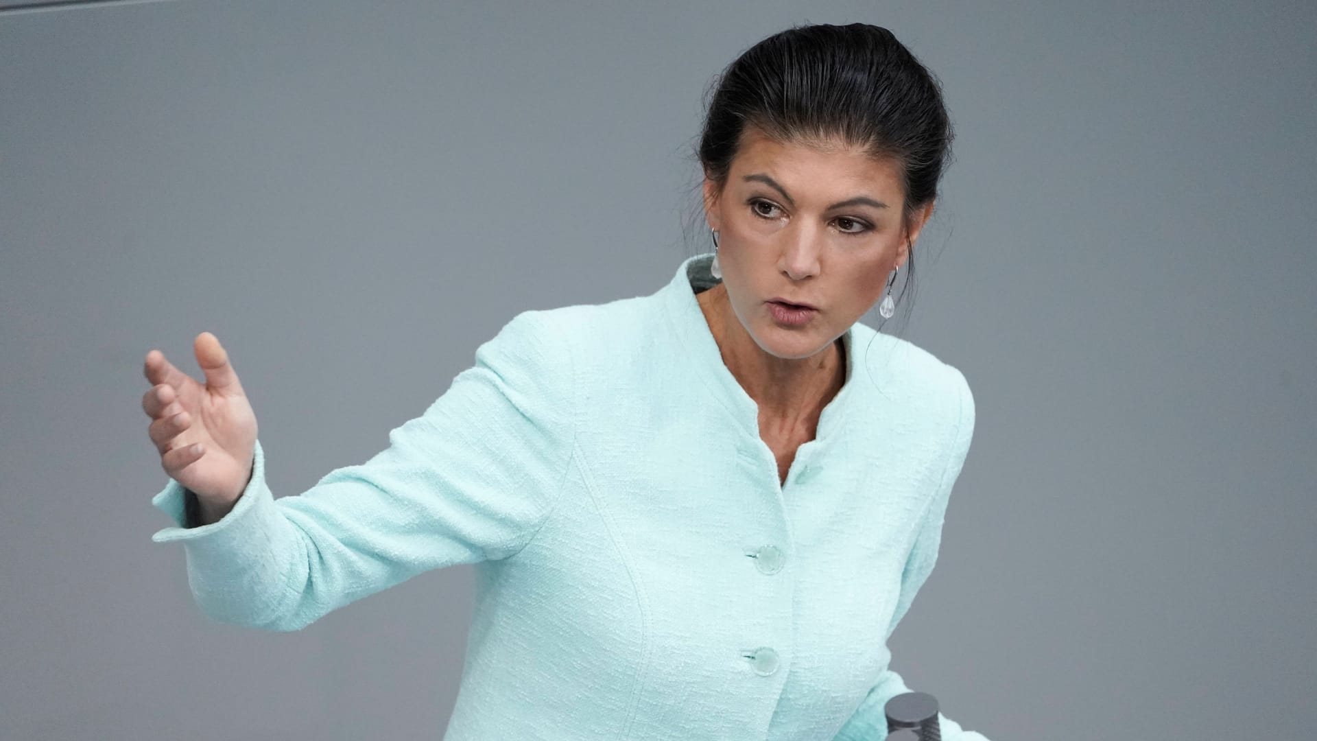 Sahra Wagenknecht: "Putin lacht sich doch tot über uns"