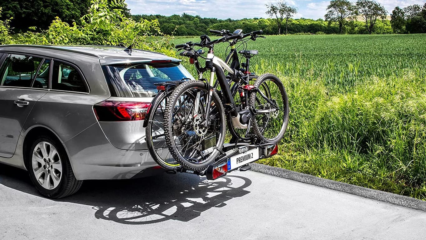 Mit den reduzierten Fahrradträgern von Eufab haben Sie Ihre Räder und E-Bikes immer dabei.