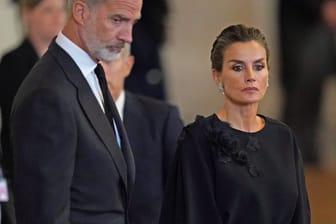 König Felipe VI. und Königin Letizia: Das spanische Thronpaar war in der Westminster Abbey mit dabei, Letizia ging aber danach nicht mit nach Windsor.